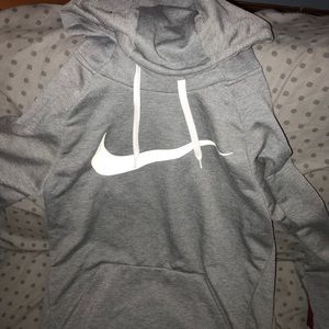 Small men’s Nike sweatshirt